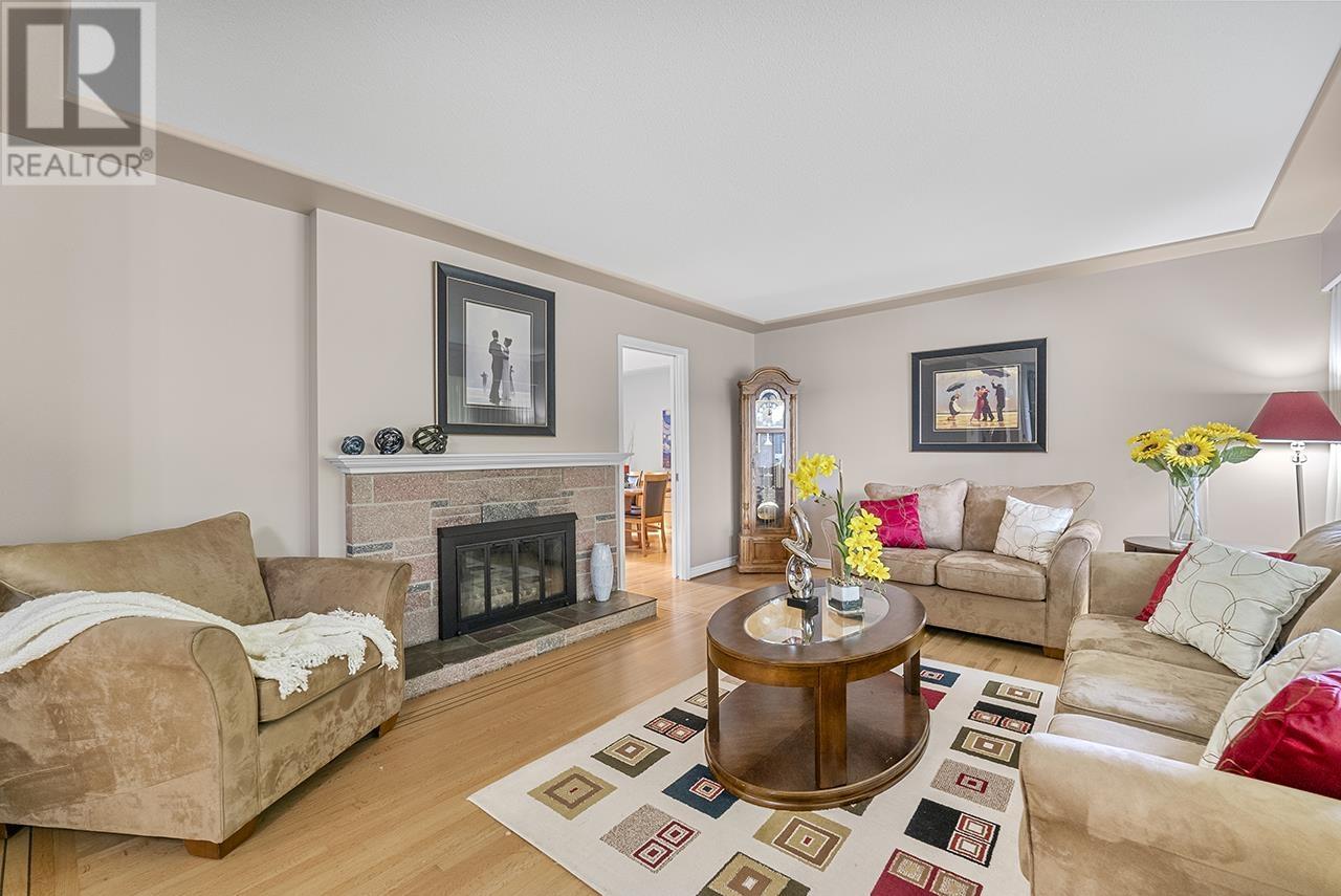 Property at 5537 RUGBY STREET image 2