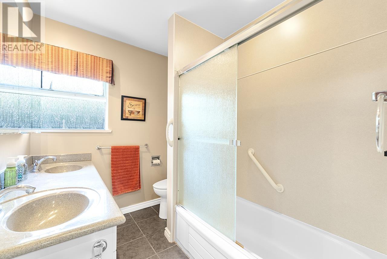 5537 Rugby Street, Burnaby, British Columbia  V5E 2N2 - Photo 8 - R2980490