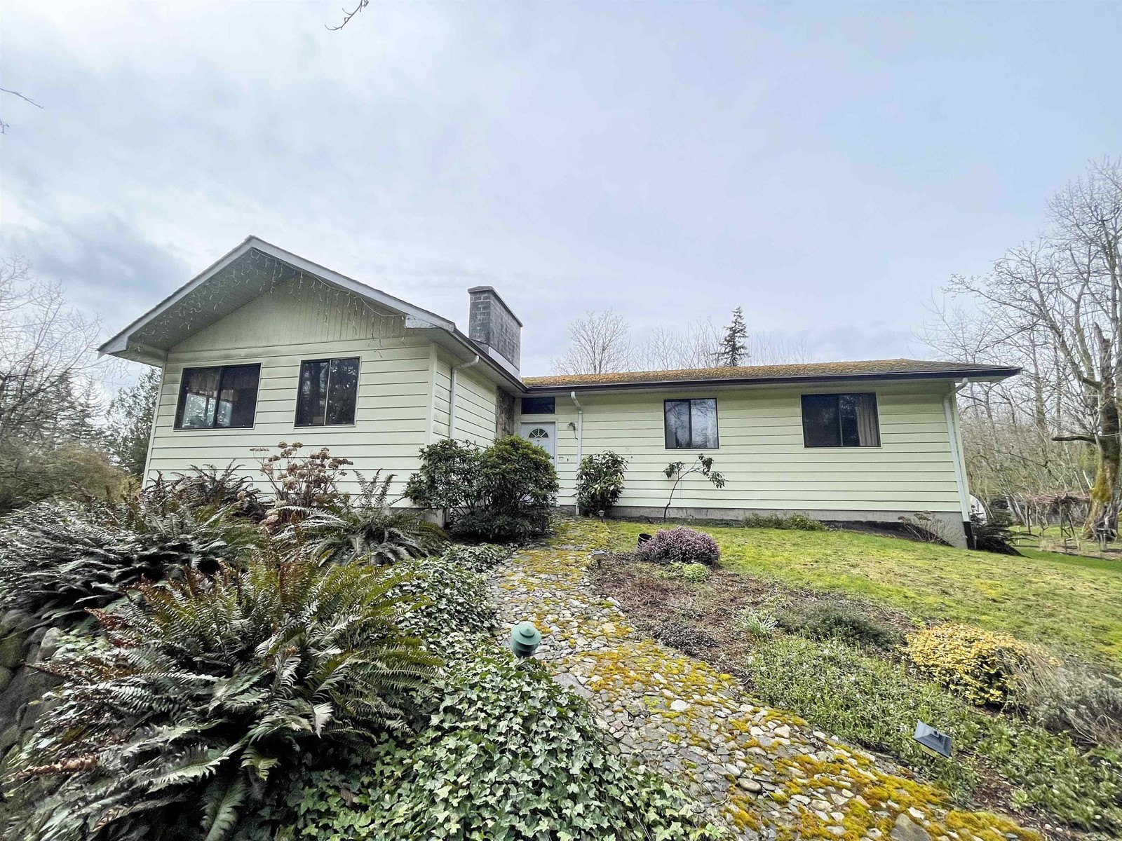 Property at 9335 178 STREET image 2