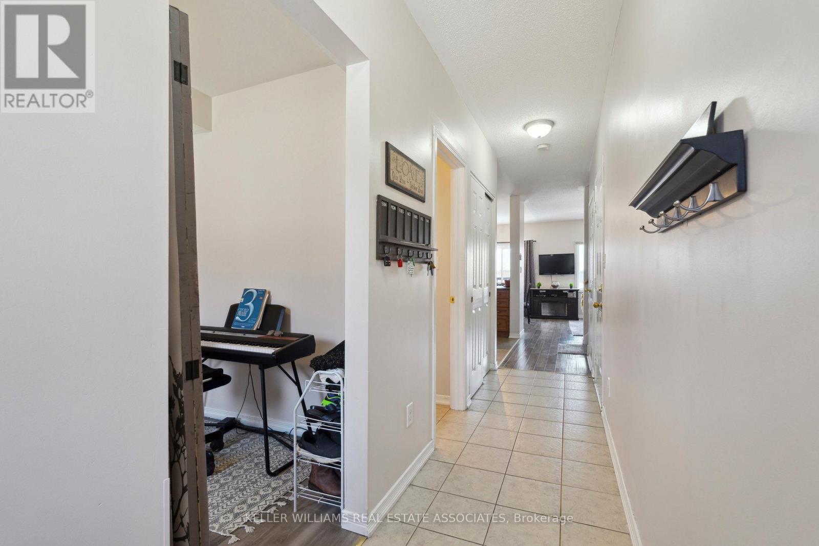 57 - 175 Stanley Street, Barrie, Ontario  L4M 0G2 - Photo 6 - S12033015
