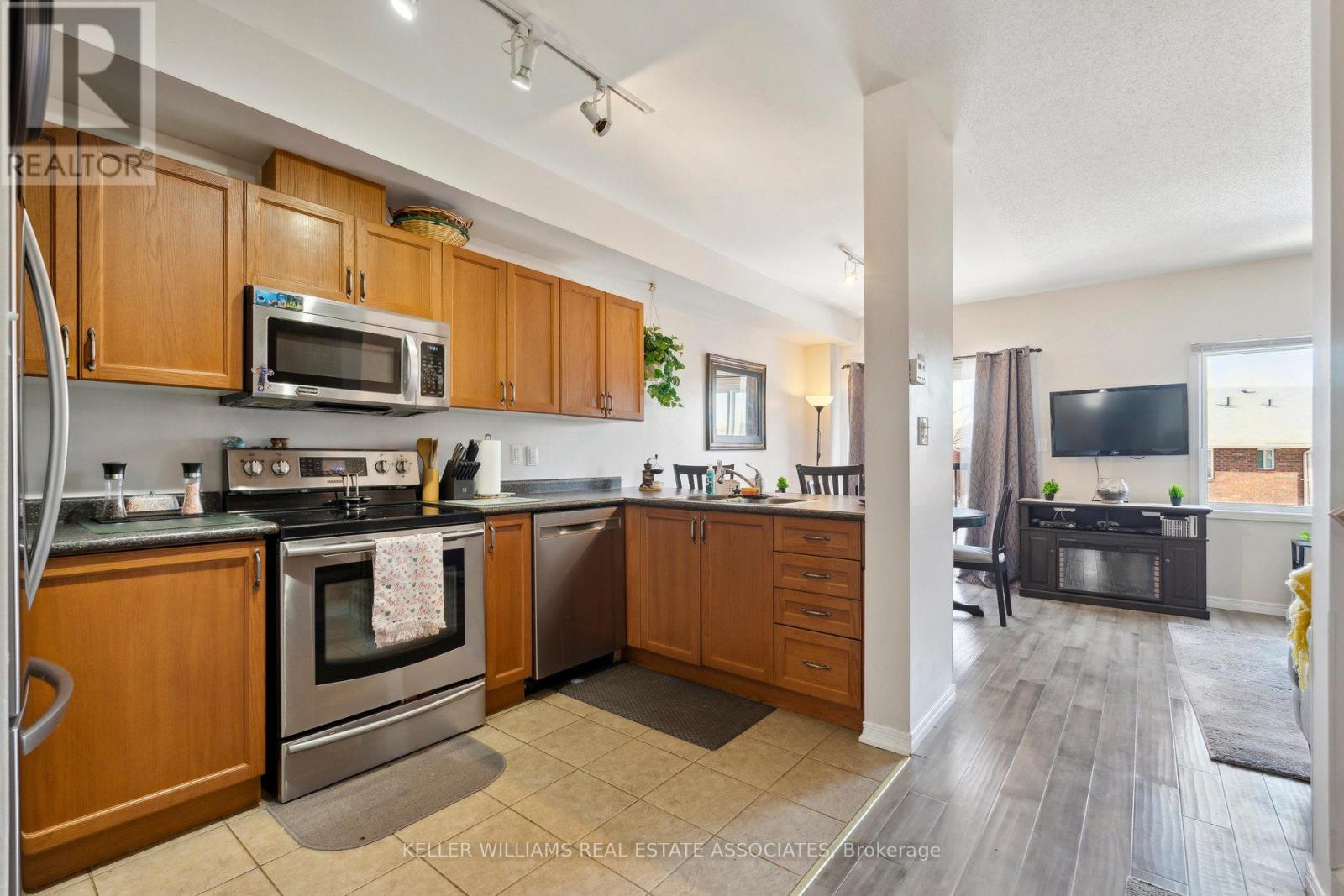 57 - 175 Stanley Street, Barrie, Ontario  L4M 0G2 - Photo 8 - S12033015