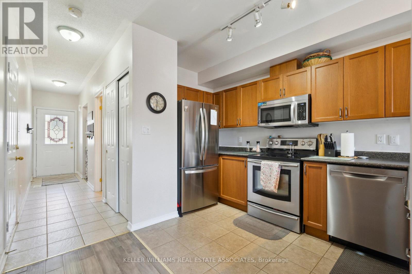 57 - 175 Stanley Street, Barrie, Ontario  L4M 0G2 - Photo 9 - S12033015