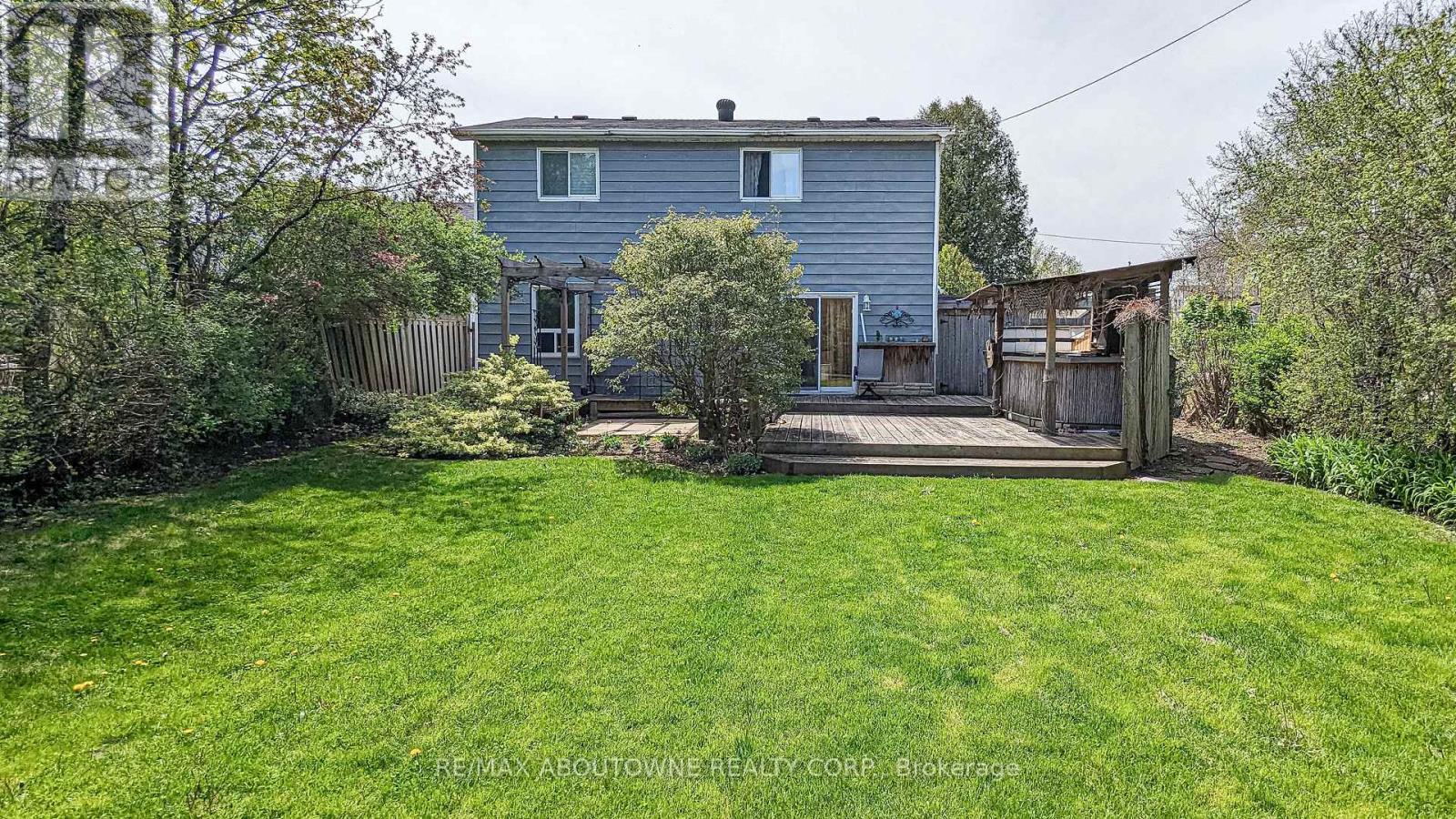 Property at 251 JENNINGS CRESCENT image 5