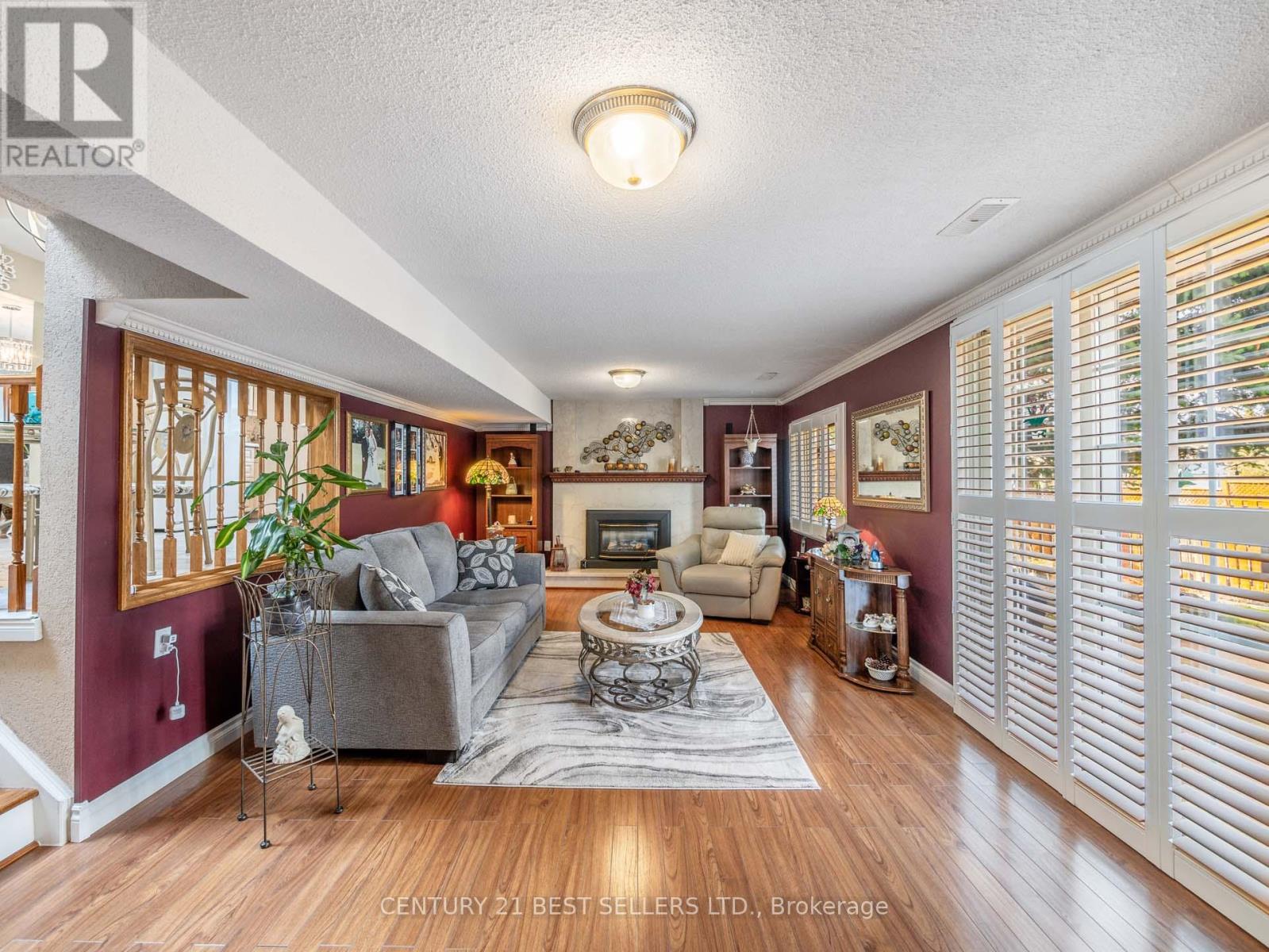 15 Blackthorn Lane, Brampton, Ontario  L6V 3K7 - Photo 11 - W12033032