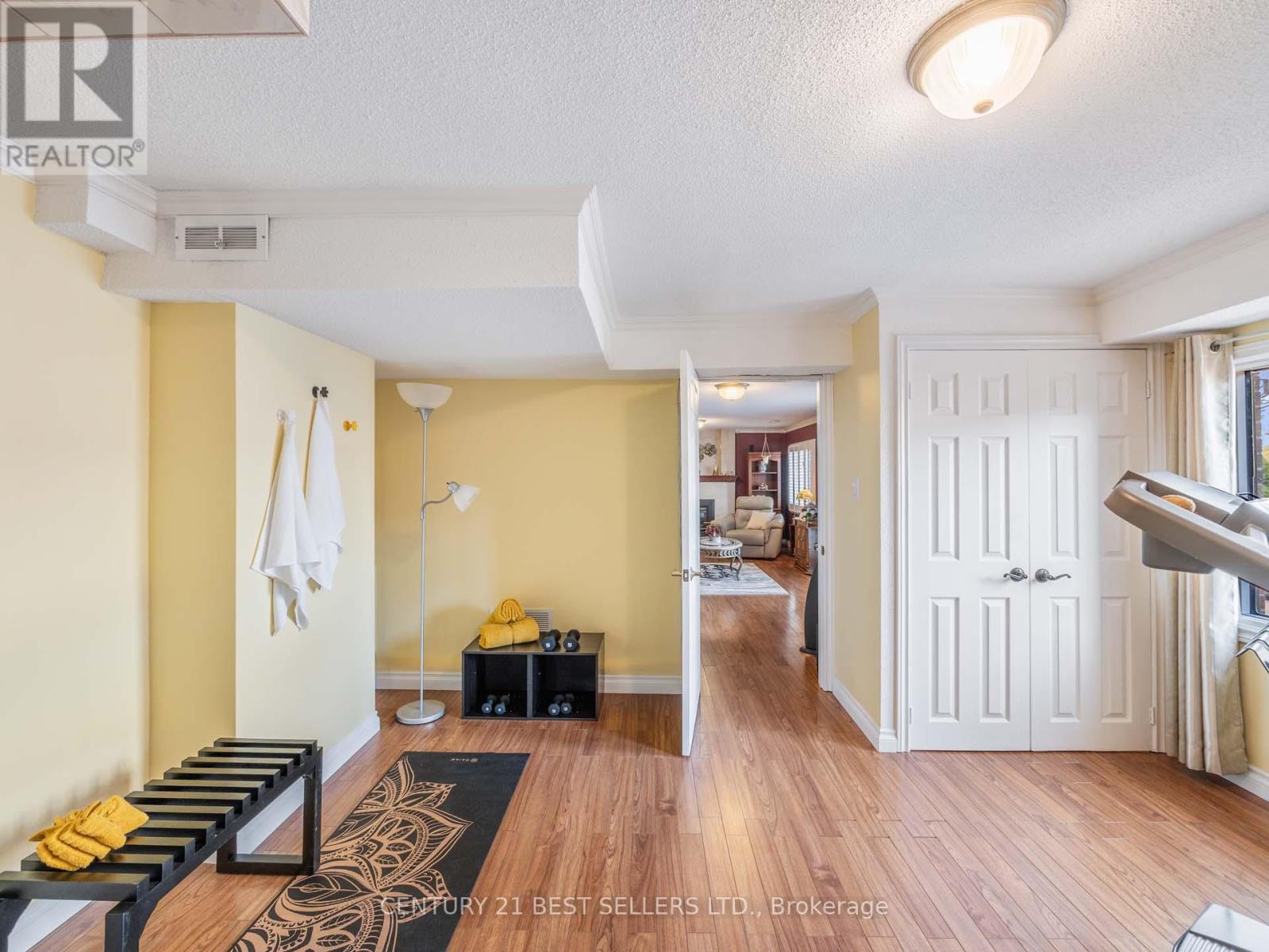 15 Blackthorn Lane, Brampton, Ontario  L6V 3K7 - Photo 13 - W12033032