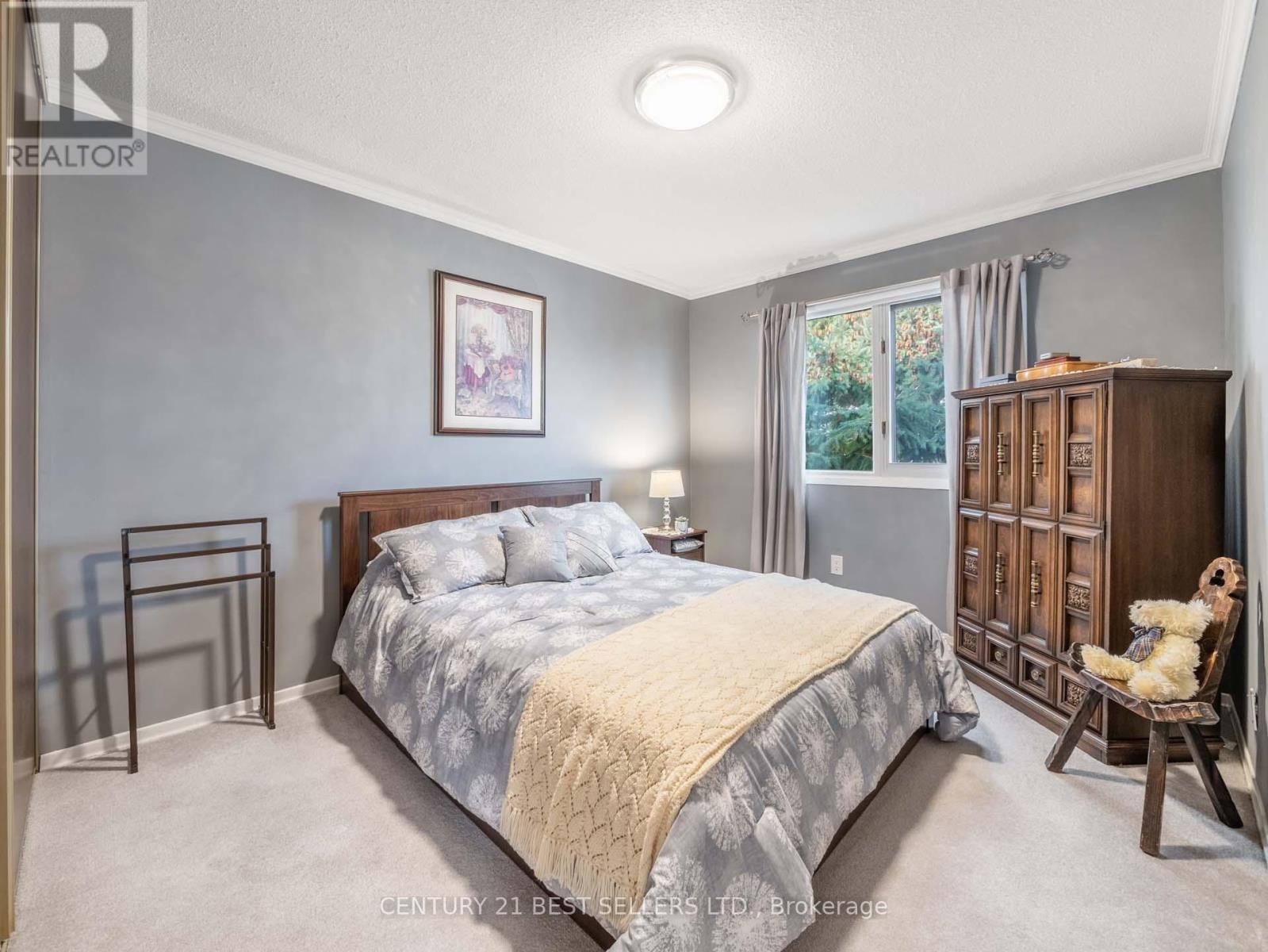 15 Blackthorn Lane, Brampton, Ontario  L6V 3K7 - Photo 14 - W12033032