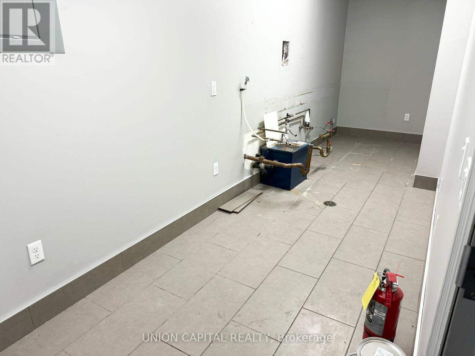 1 - 160 Macdonell Street, Guelph (Downtown), Ontario  N1H 0A9 - Photo 14 - X12033017