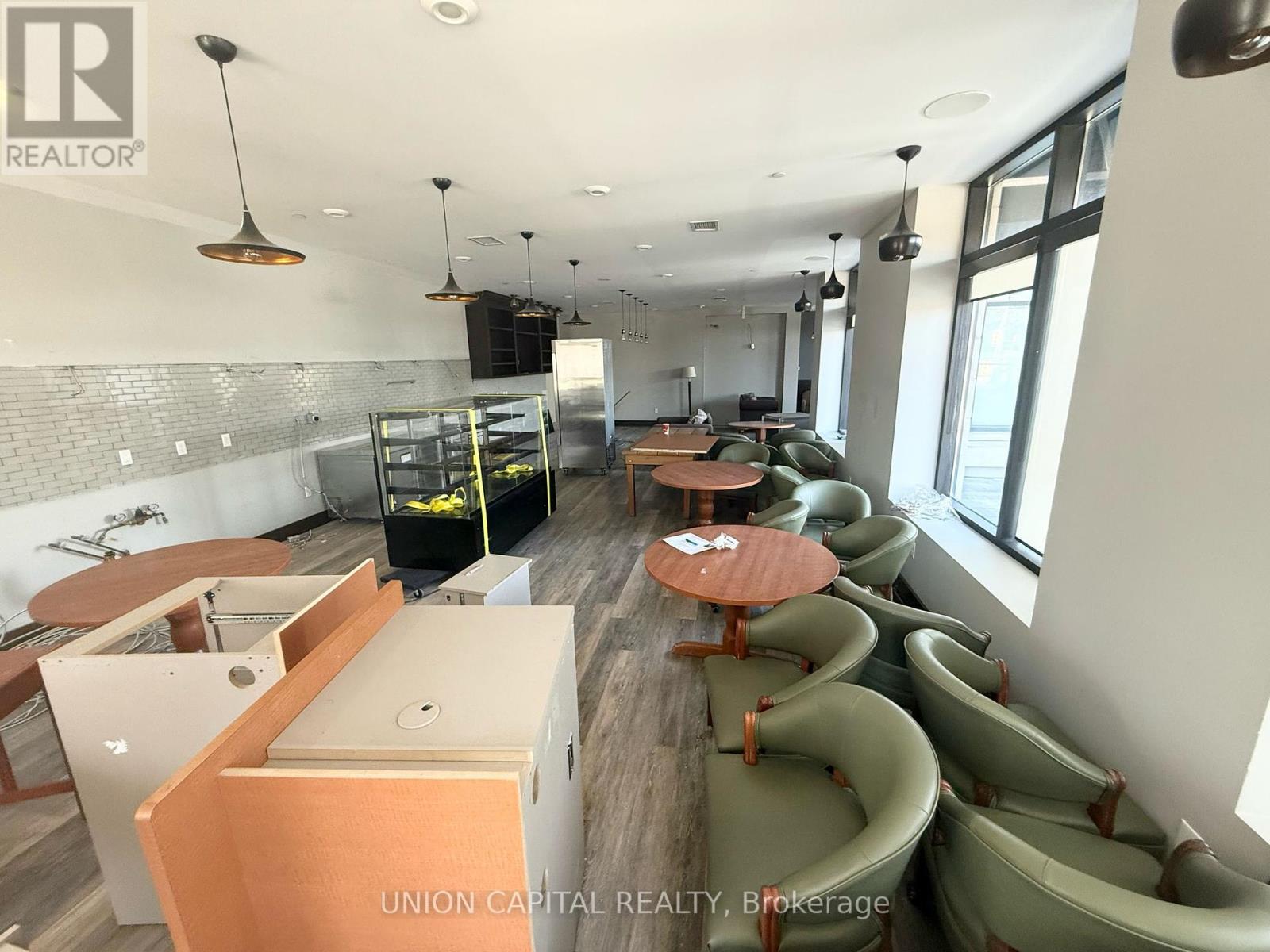 1 - 160 Macdonell Street, Guelph (Downtown), Ontario  N1H 0A9 - Photo 8 - X12033017