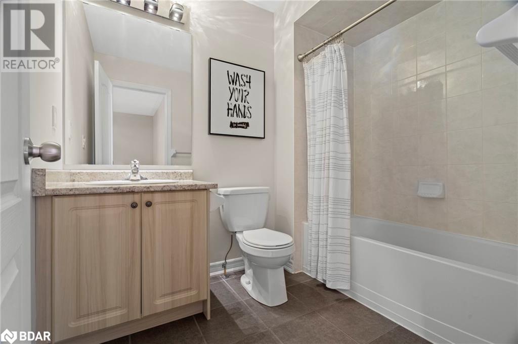 37 Decarolis Crescent, Essa, Ontario  L3W 0B2 - Photo 22 - 40707769