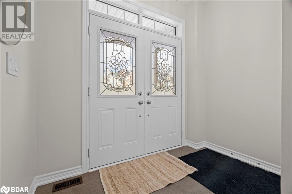 37 Decarolis Crescent, Essa, Ontario  L3W 0B2 - Photo 2 - 40707769