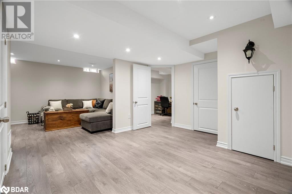 37 Decarolis Crescent, Essa, Ontario  L3W 0B2 - Photo 26 - 40707769