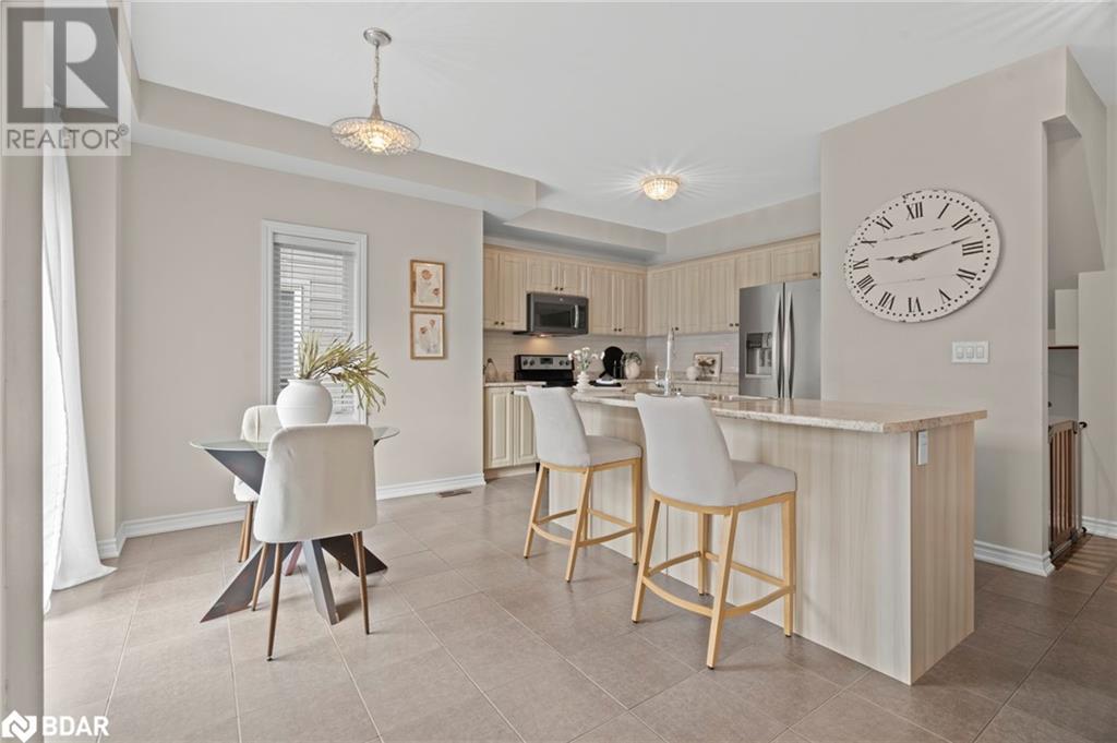 37 Decarolis Crescent, Essa, Ontario  L3W 0B2 - Photo 5 - 40707769