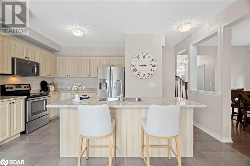 37 Decarolis Crescent, Essa, Ontario  L3W 0B2 - Photo 6 - 40707769