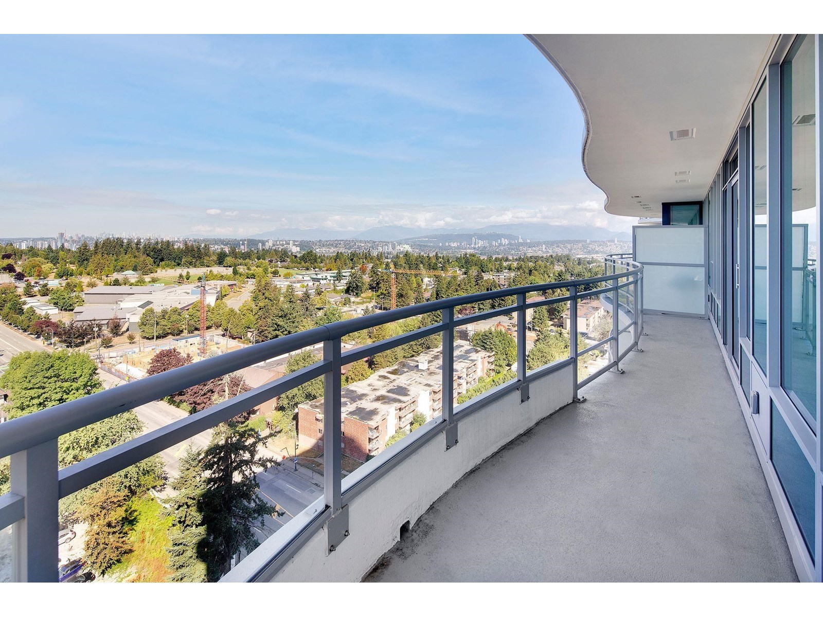 908 13318 104 Avenue, Surrey, British Columbia  V3T 0R2 - Photo 4 - R2975371