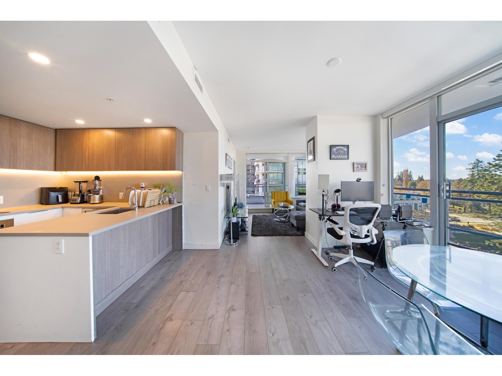 908 13318 104 Avenue, Surrey, British Columbia  V3T 0R2 - Photo 10 - R2975371