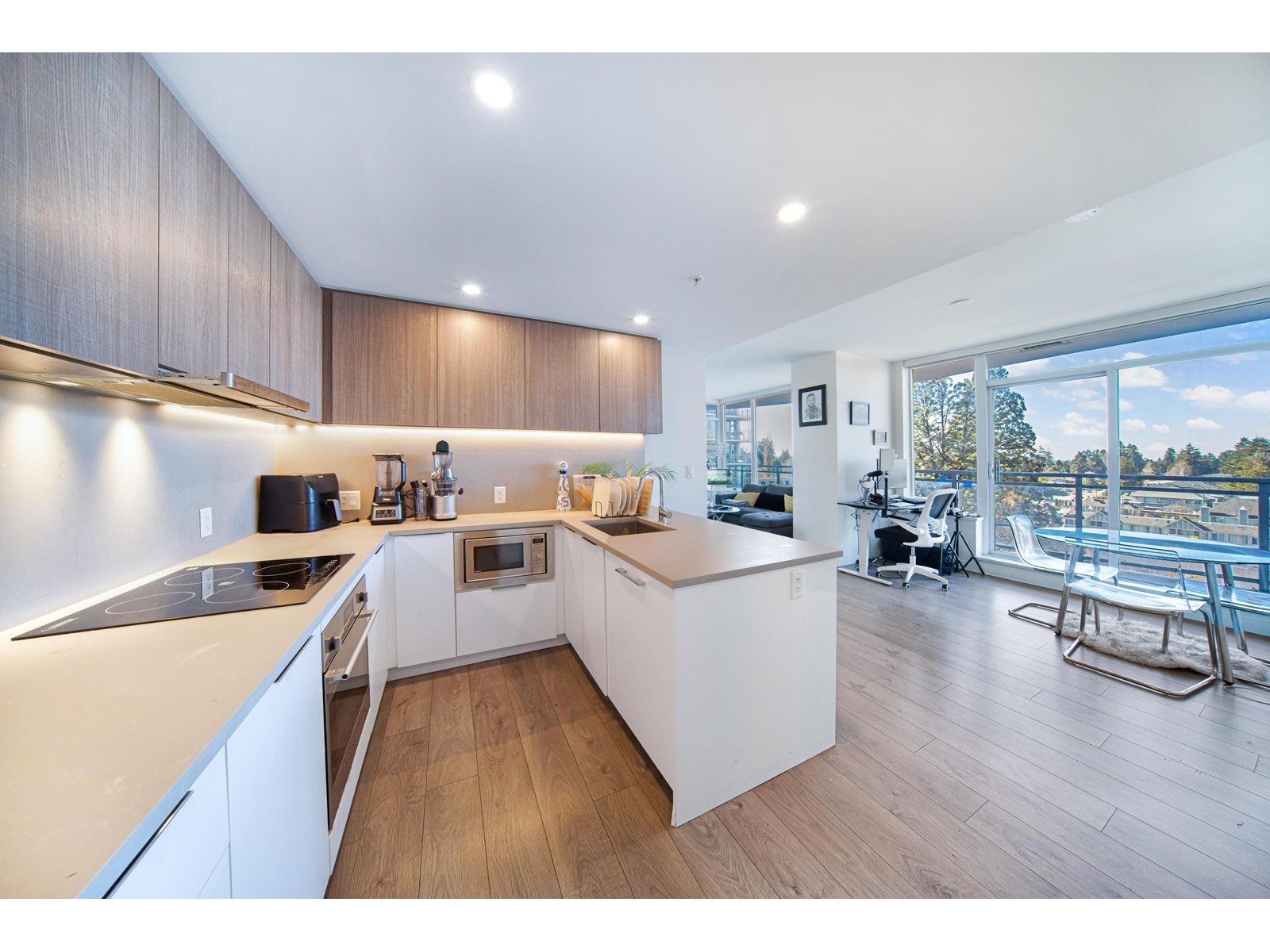 908 13318 104 Avenue, Surrey, British Columbia  V3T 0R2 - Photo 5 - R2975371