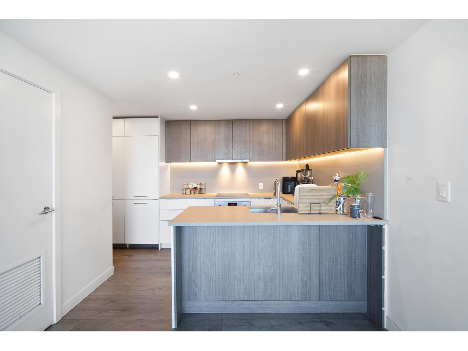908 13318 104 Avenue, Surrey, British Columbia  V3T 0R2 - Photo 27 - R2975371