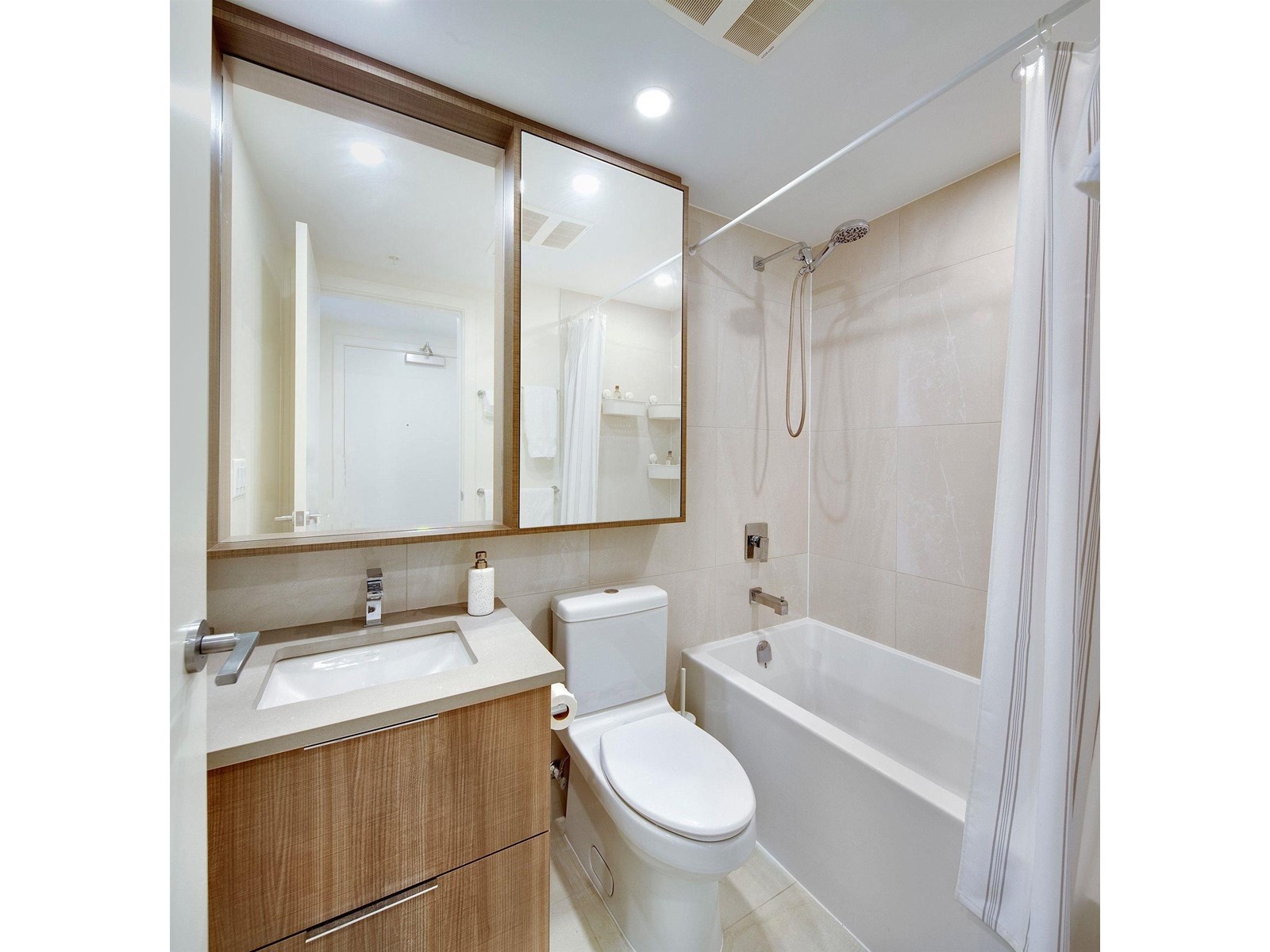 908 13318 104 Avenue, Surrey, British Columbia  V3T 0R2 - Photo 24 - R2975371