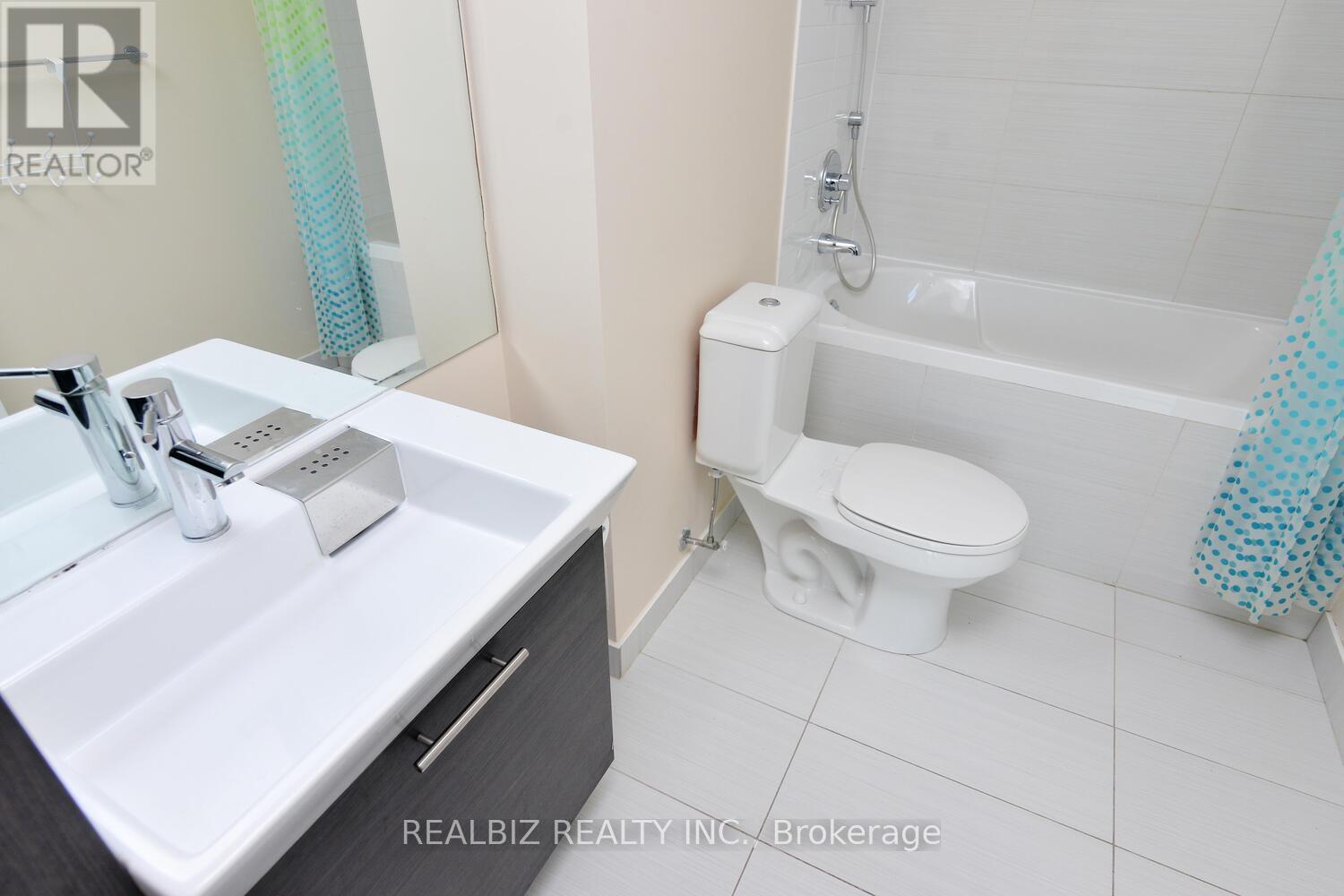 1516 - 386 Yonge Street, Toronto, Ontario  M5B 0A5 - Photo 15 - C12009262