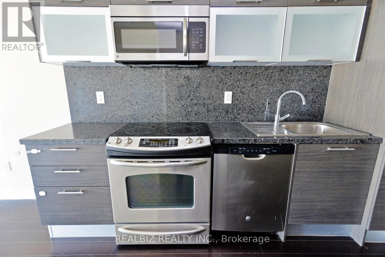 1516 - 386 Yonge Street, Toronto, Ontario  M5B 0A5 - Photo 25 - C12009262