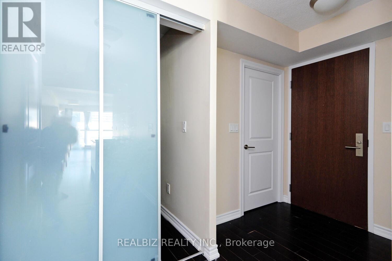 1516 - 386 Yonge Street, Toronto, Ontario  M5B 0A5 - Photo 29 - C12009262