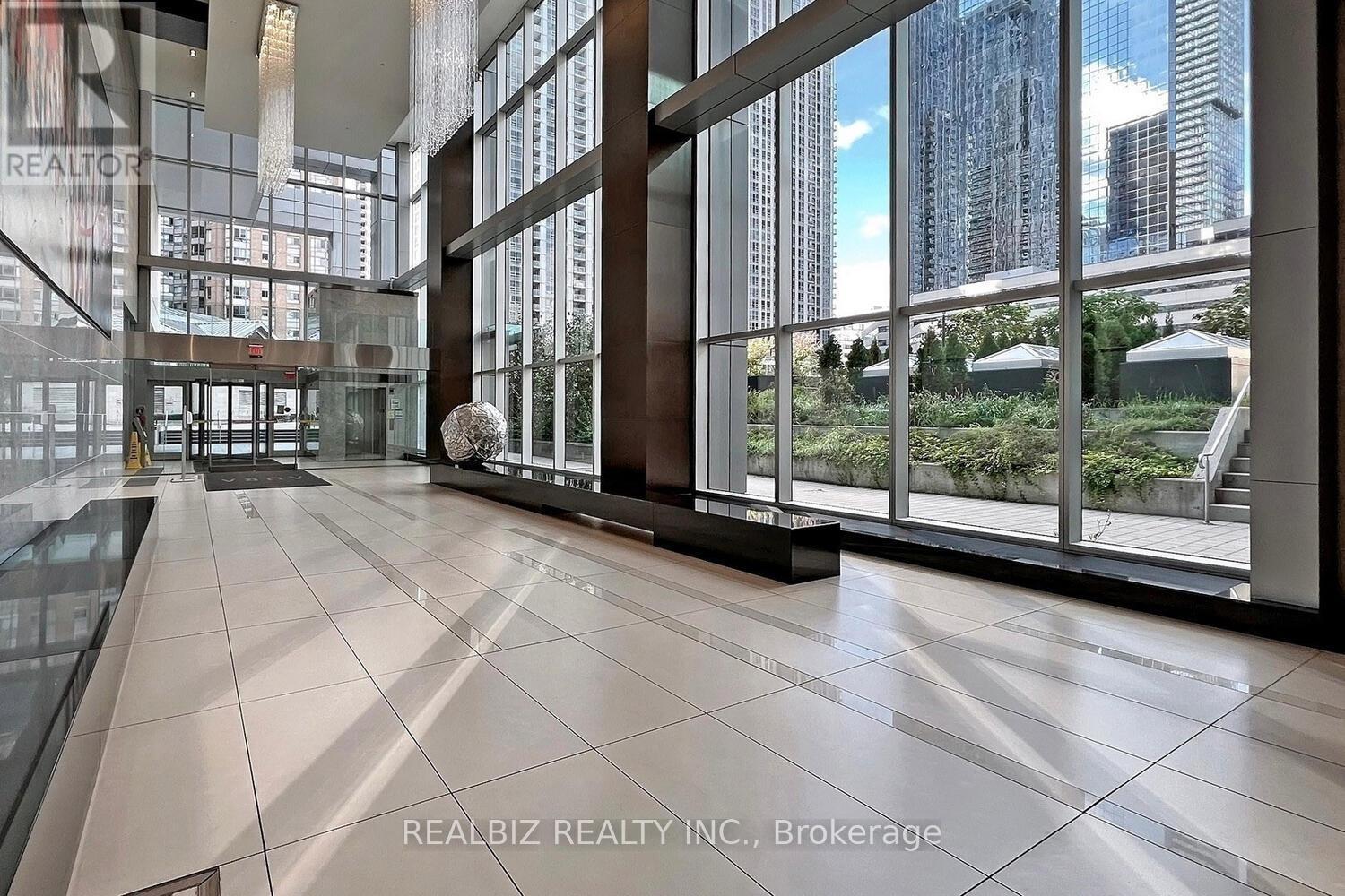 1516 - 386 Yonge Street, Toronto, Ontario  M5B 0A5 - Photo 5 - C12009262
