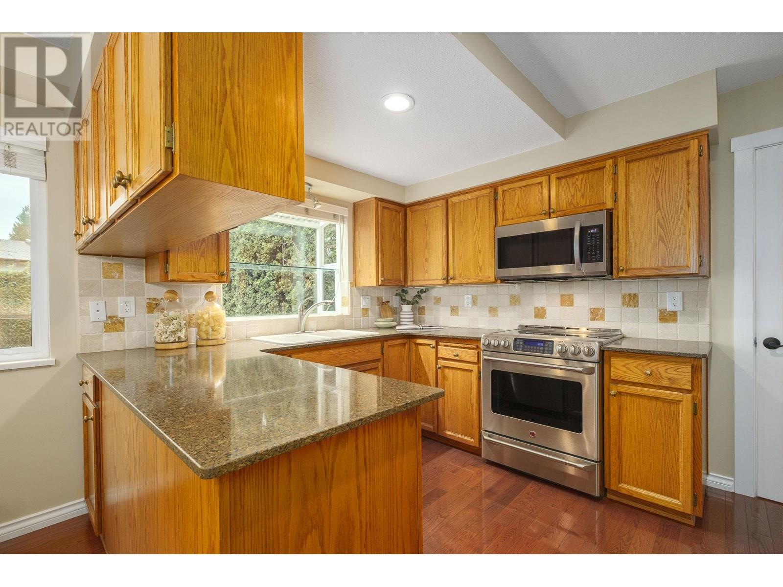 1410 Lansdowne Drive, Coquitlam, British Columbia  V3E 1Y4 - Photo 26 - R2979108