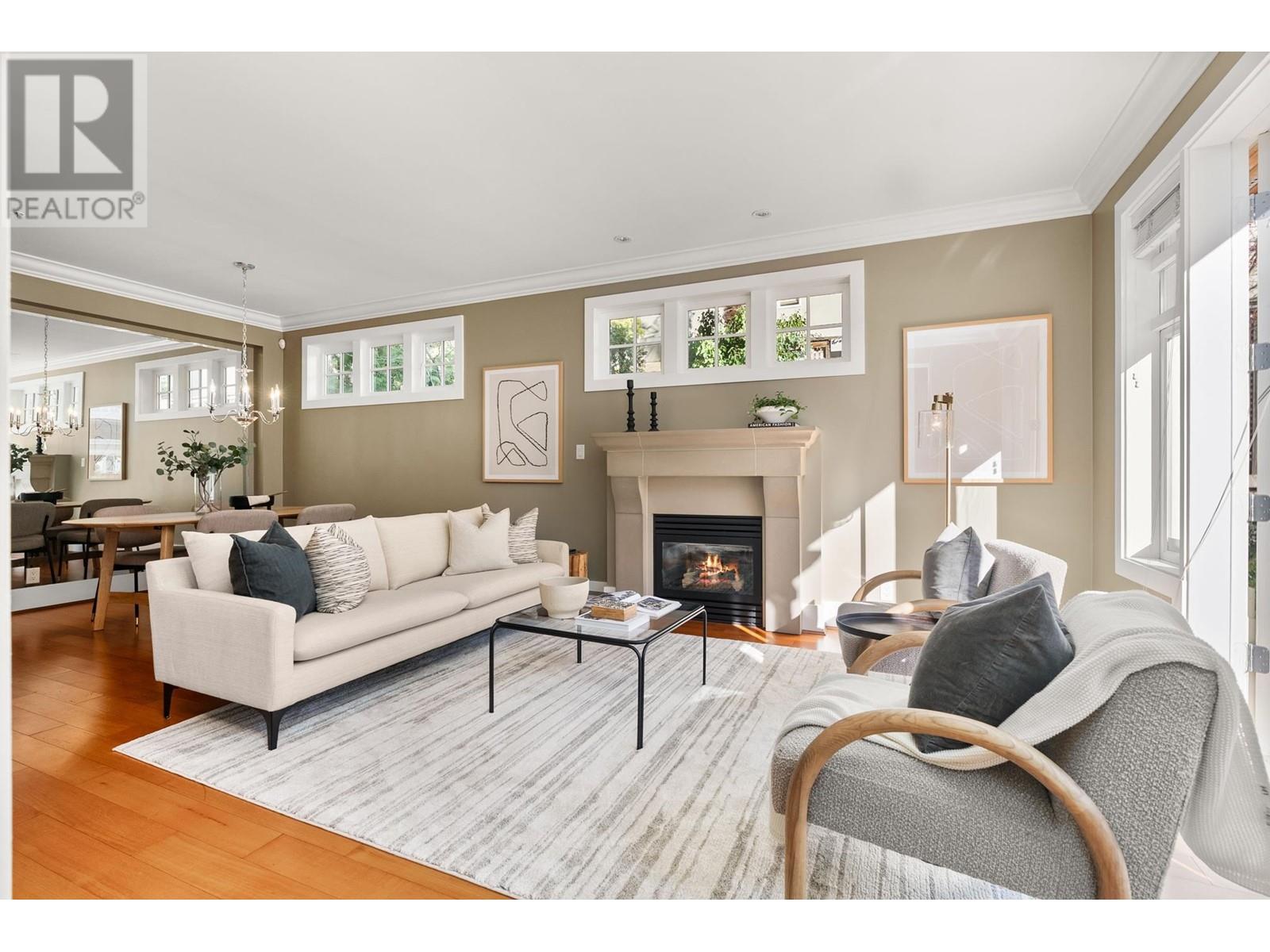2119 Gordon Avenue, West Vancouver, British Columbia  V7V 1W1 - Photo 4 - R2979561