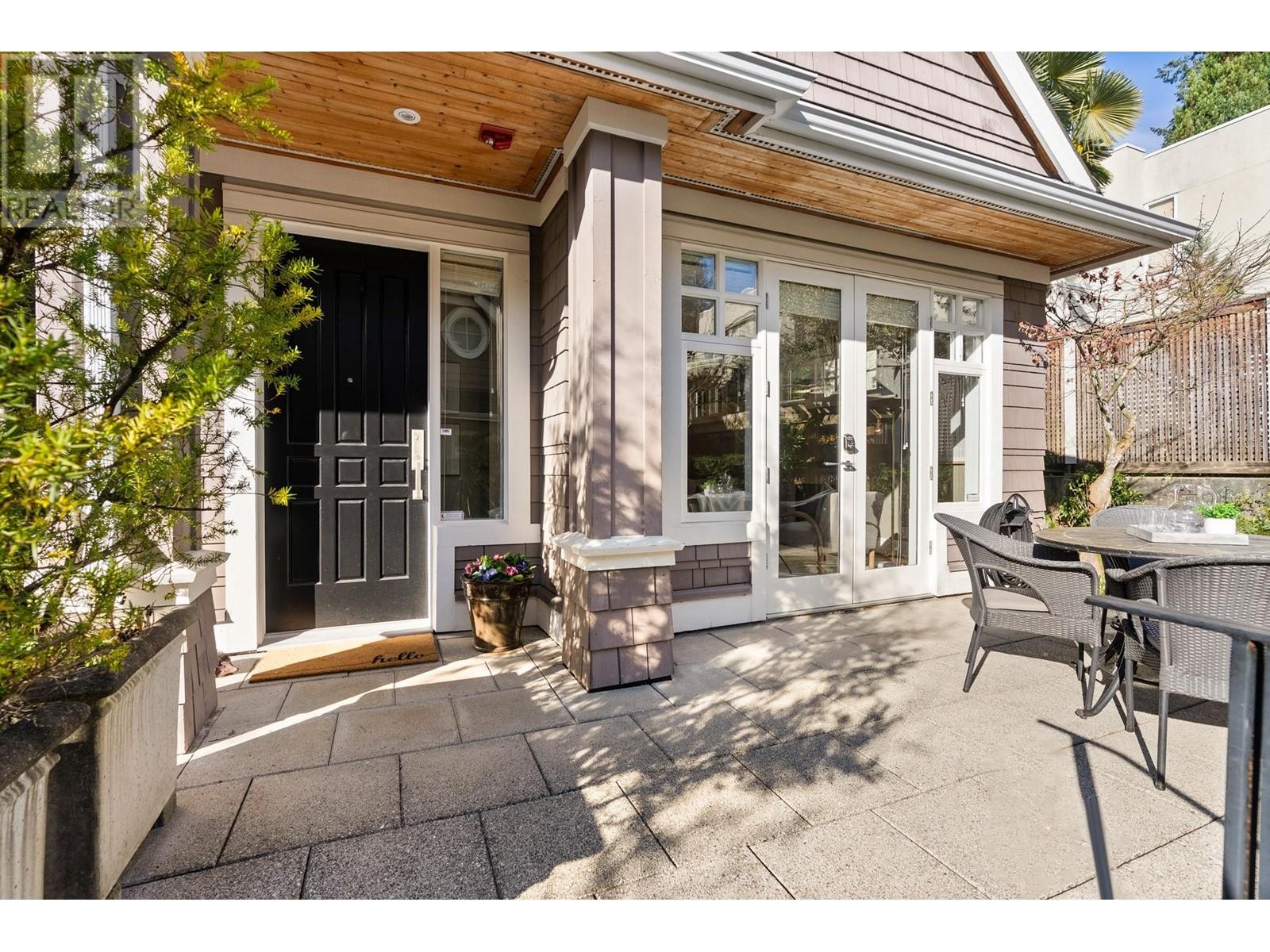 2119 Gordon Avenue, West Vancouver, British Columbia  V7V 1W1 - Photo 2 - R2979561