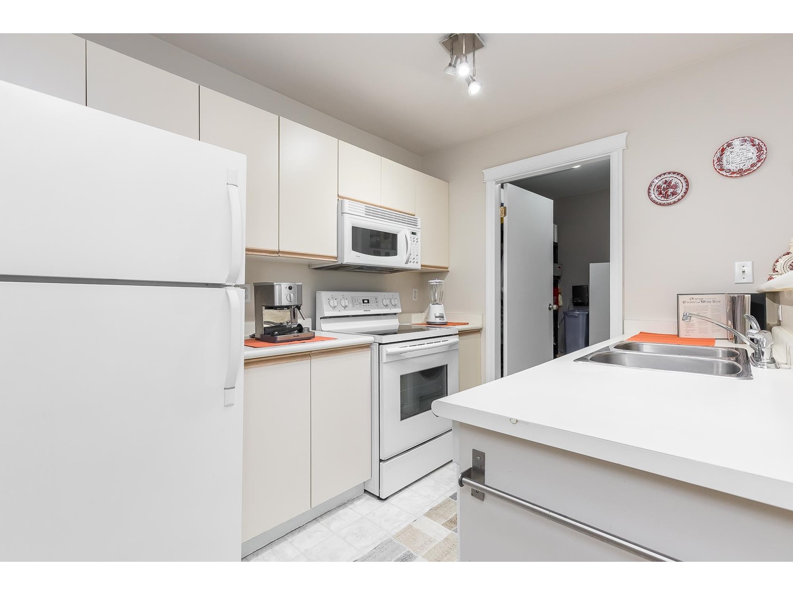 807 1750 Mckenzie Road, Abbotsford, British Columbia  V2S 3Z3 - Photo 6 - R2980119