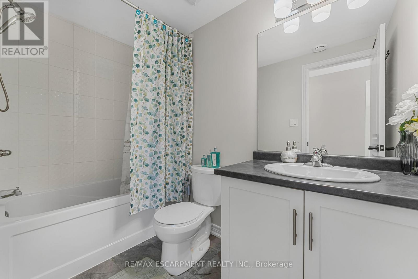 72 Severino Circle, West Lincoln (Smithville), Ontario  L0R 2A0 - Photo 24 - X12033044
