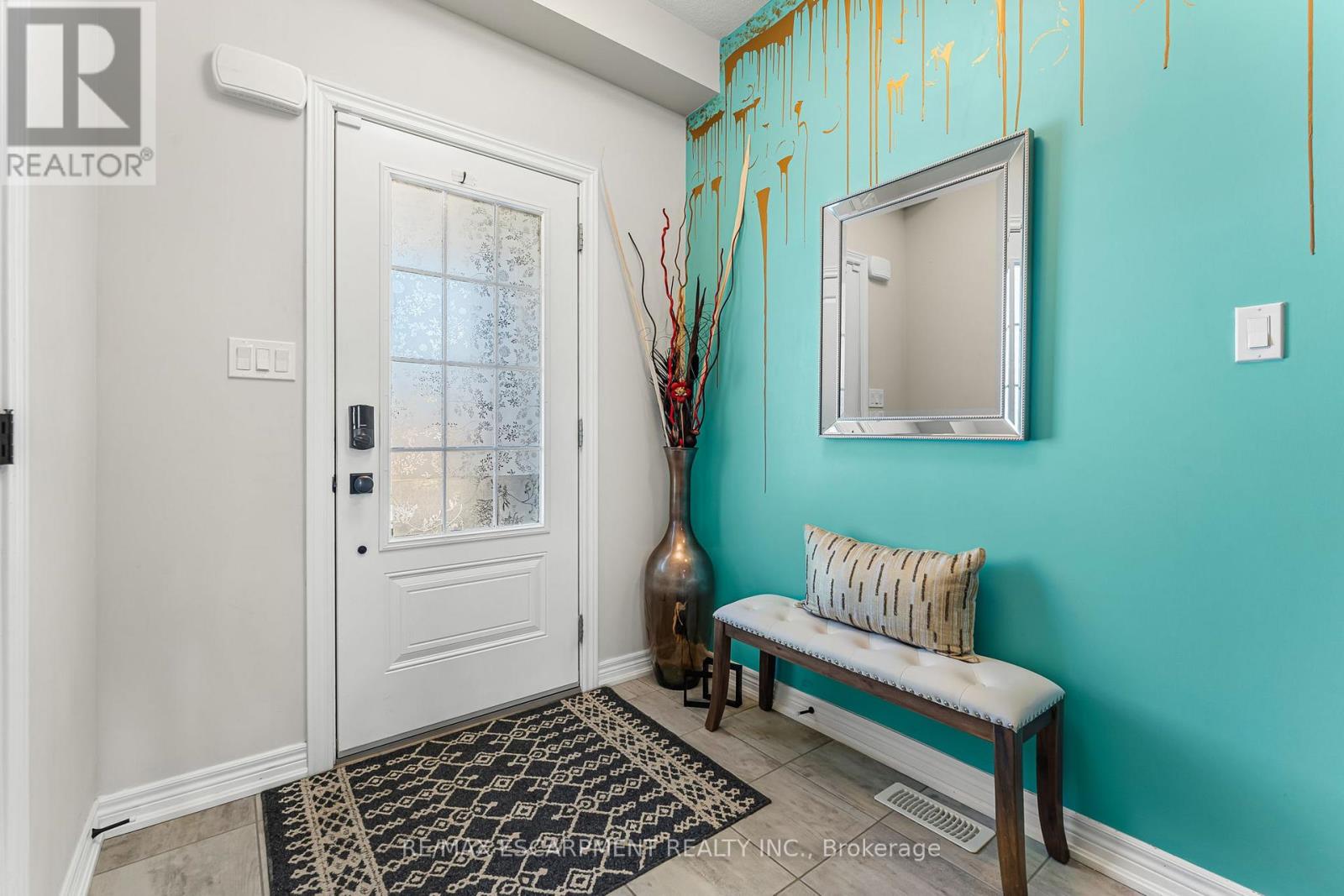 72 Severino Circle, West Lincoln (Smithville), Ontario  L0R 2A0 - Photo 3 - X12033044