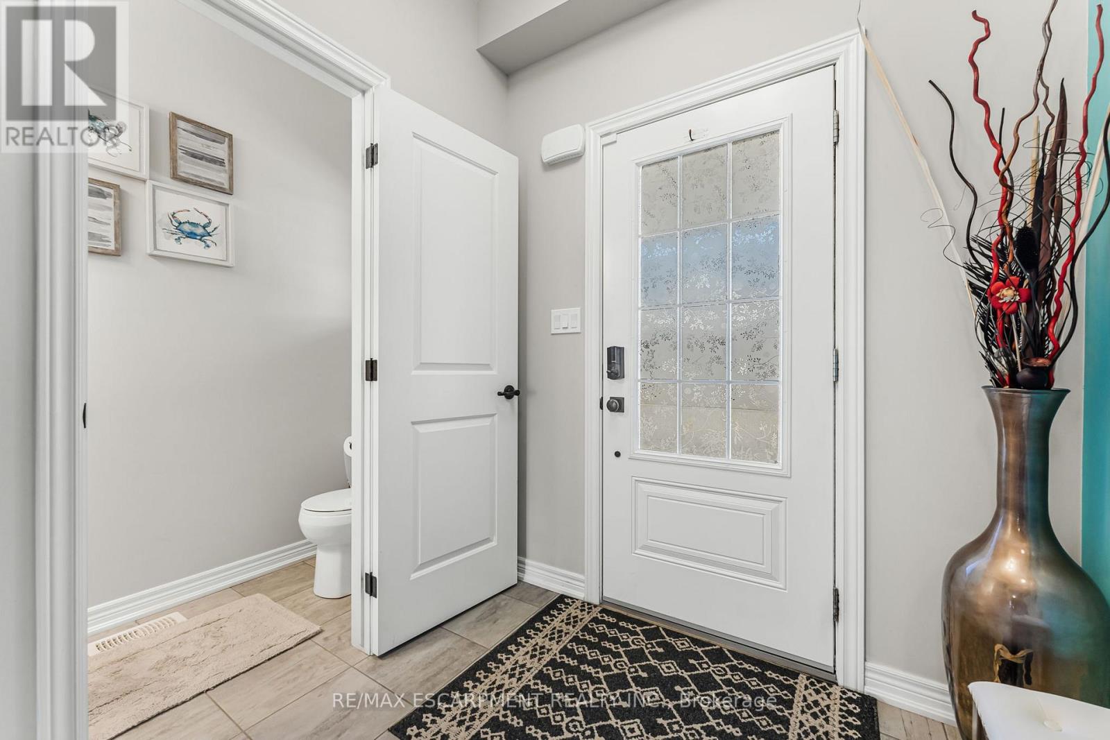 72 Severino Circle, West Lincoln (Smithville), Ontario  L0R 2A0 - Photo 4 - X12033044