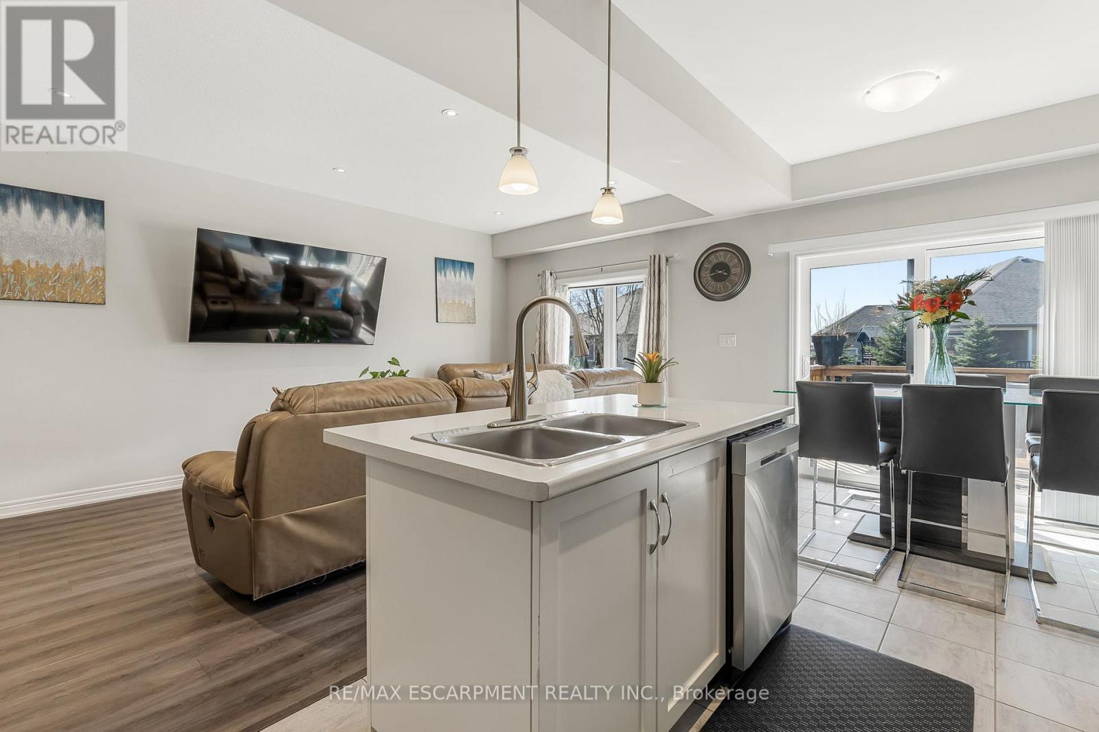 72 Severino Circle, West Lincoln (Smithville), Ontario  L0R 2A0 - Photo 7 - X12033044