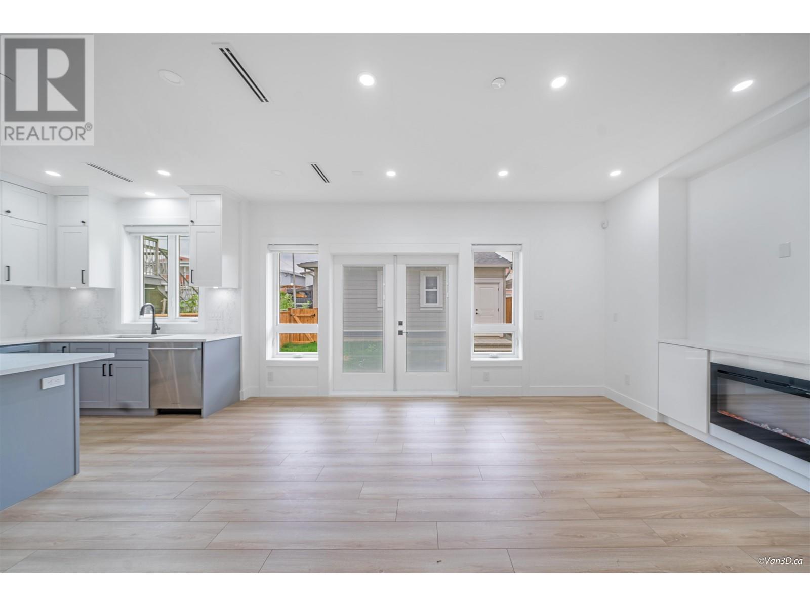 6166 Beatrice Street, Vancouver, British Columbia  V5P 3R2 - Photo 2 - R2980517