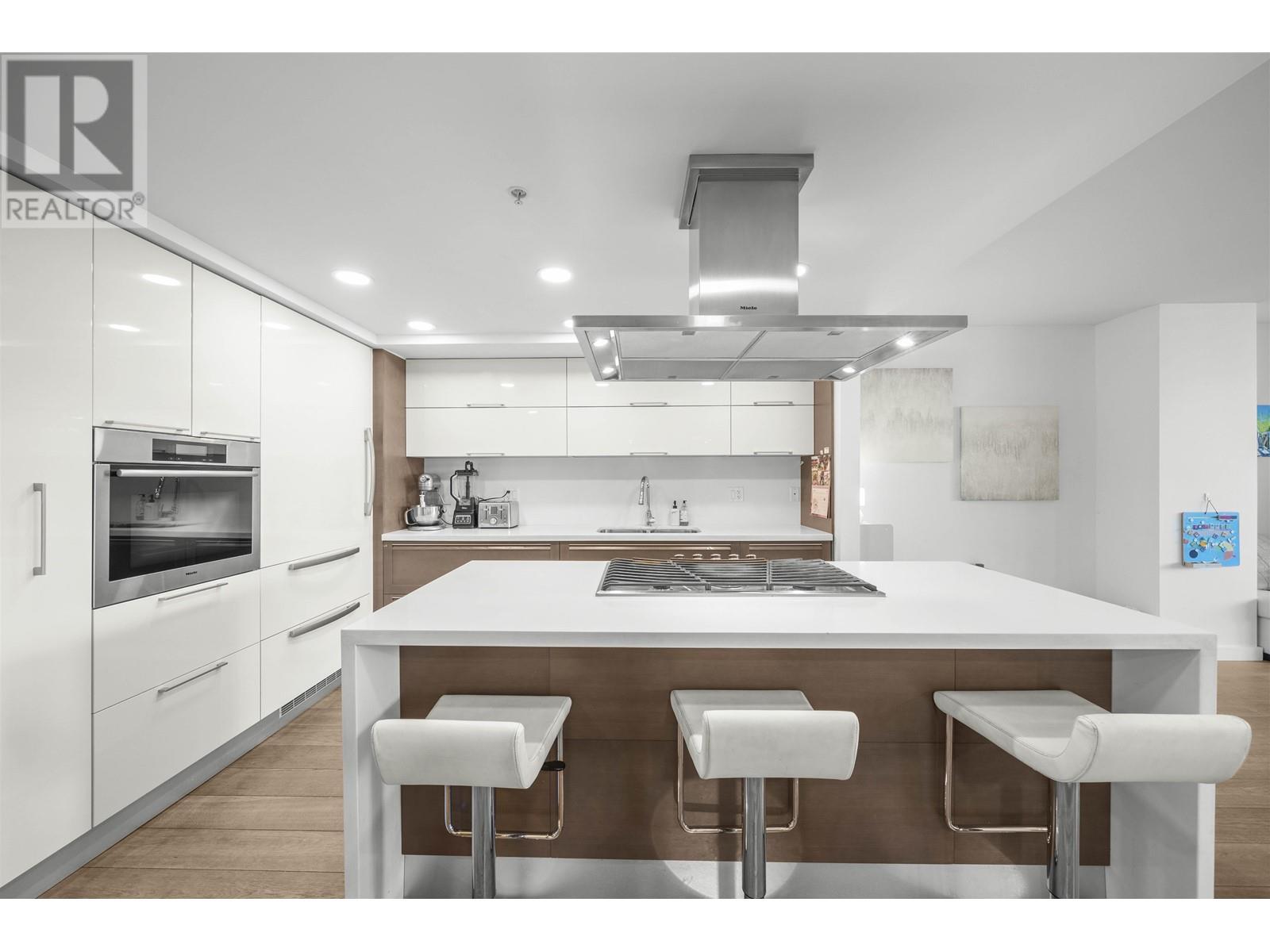 Listing Picture 12 of 40 : 106 8 SMITHE MEWS, Vancouver / 溫哥華 - 魯藝地產 Yvonne Lu Group - MLS Medallion Club Member