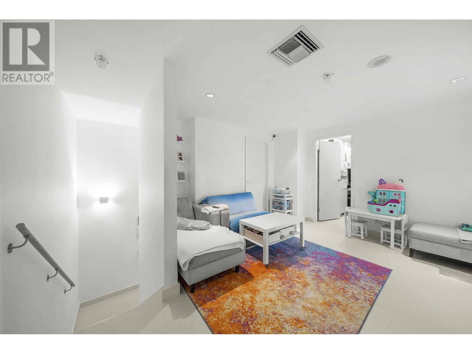 Listing Picture 21 of 40 : 106 8 SMITHE MEWS, Vancouver / 溫哥華 - 魯藝地產 Yvonne Lu Group - MLS Medallion Club Member