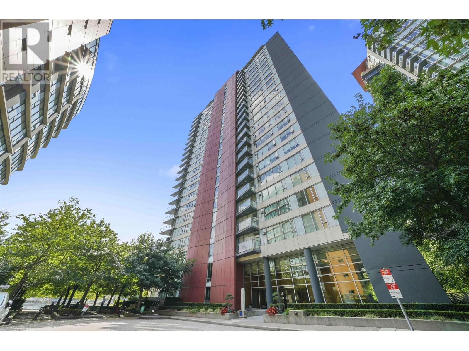 Listing Picture 39 of 40 : 106 8 SMITHE MEWS, Vancouver / 溫哥華 - 魯藝地產 Yvonne Lu Group - MLS Medallion Club Member