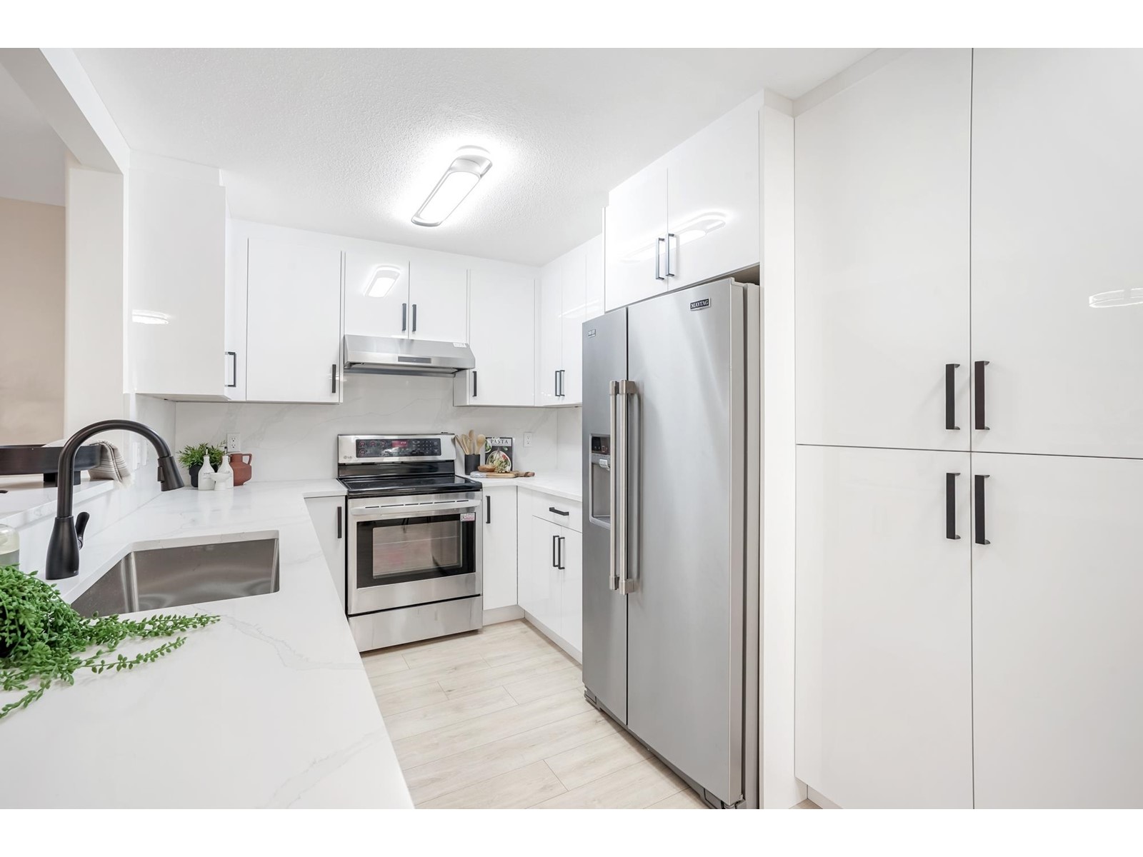 201 13870 70 Avenue, Surrey, British Columbia  V3W 0R9 - Photo 10 - R2974069