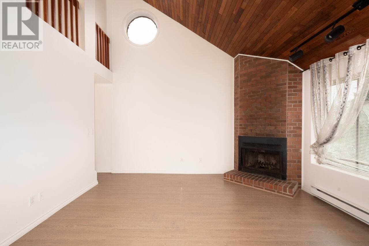 Property at 3167 GAMBIER AVENUE image 4