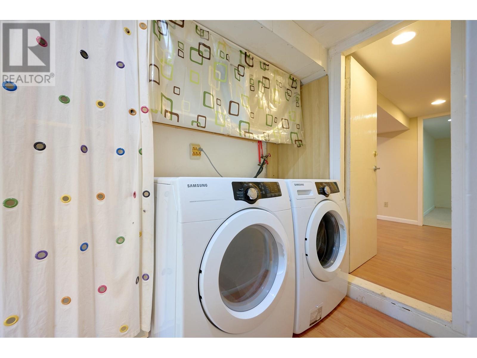 Listing Picture 19 of 24 : 866 W 59TH AVENUE, Vancouver / 溫哥華 - 魯藝地產 Yvonne Lu Group - MLS Medallion Club Member