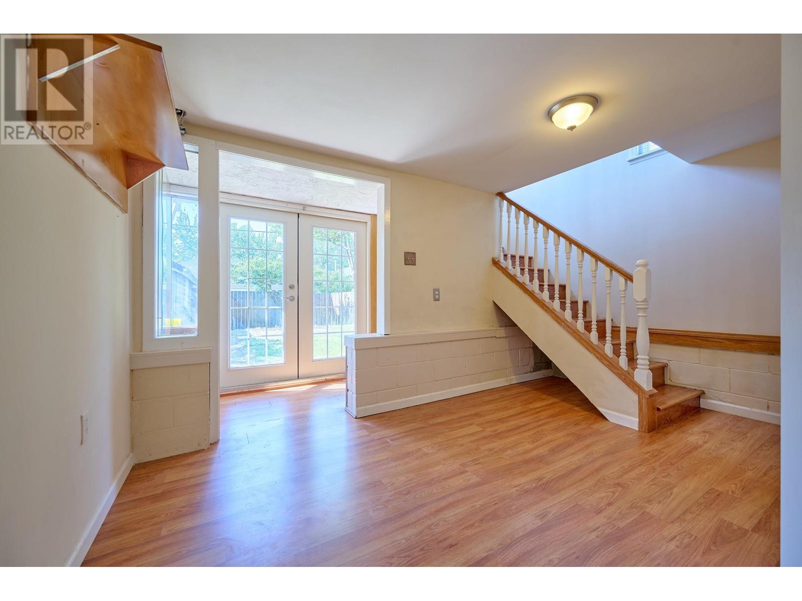 Listing Picture 15 of 24 : 866 W 59TH AVENUE, Vancouver / 溫哥華 - 魯藝地產 Yvonne Lu Group - MLS Medallion Club Member