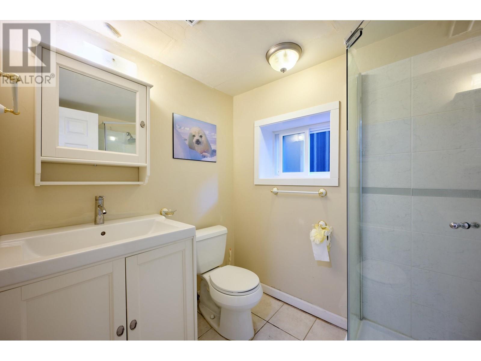 Listing Picture 18 of 24 : 866 W 59TH AVENUE, Vancouver / 溫哥華 - 魯藝地產 Yvonne Lu Group - MLS Medallion Club Member