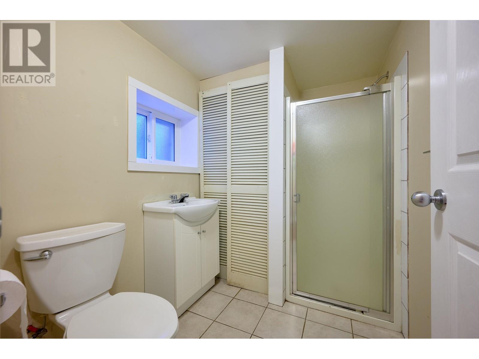 Listing Picture 21 of 24 : 866 W 59TH AVENUE, Vancouver / 溫哥華 - 魯藝地產 Yvonne Lu Group - MLS Medallion Club Member