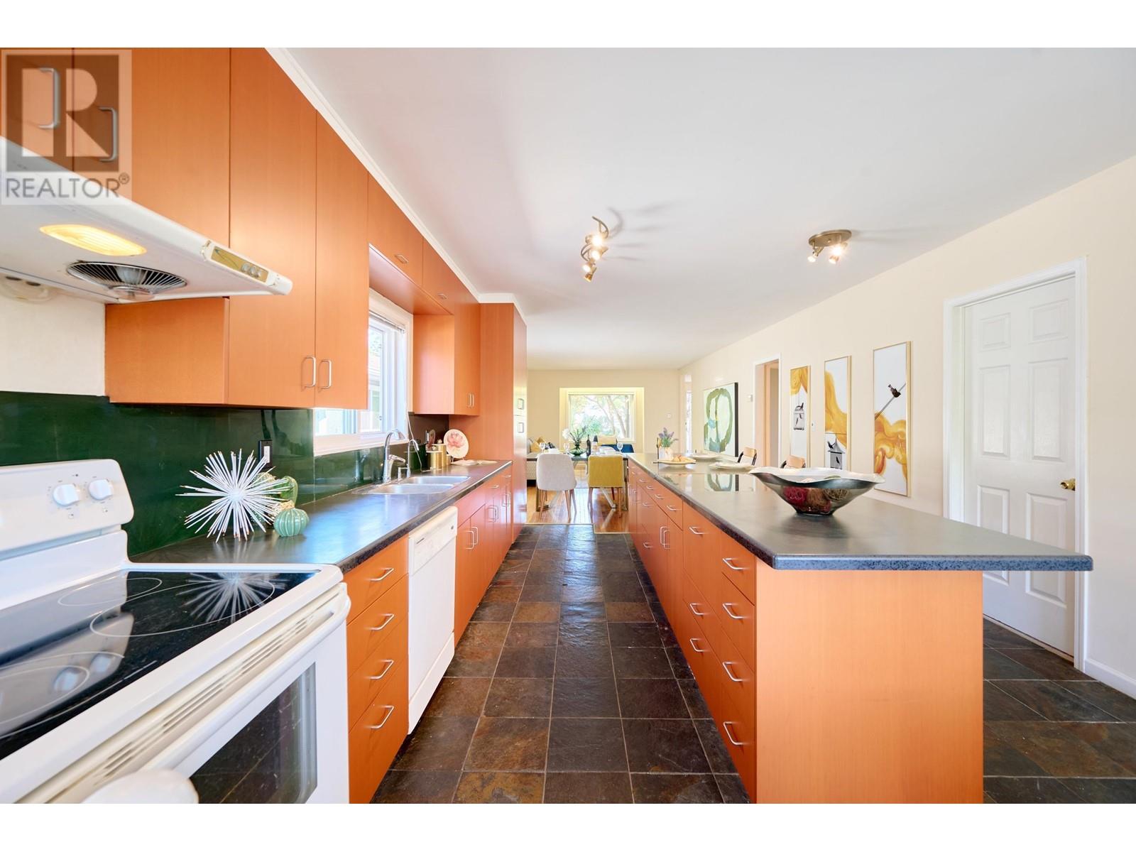 Listing Picture 7 of 24 : 866 W 59TH AVENUE, Vancouver / 溫哥華 - 魯藝地產 Yvonne Lu Group - MLS Medallion Club Member