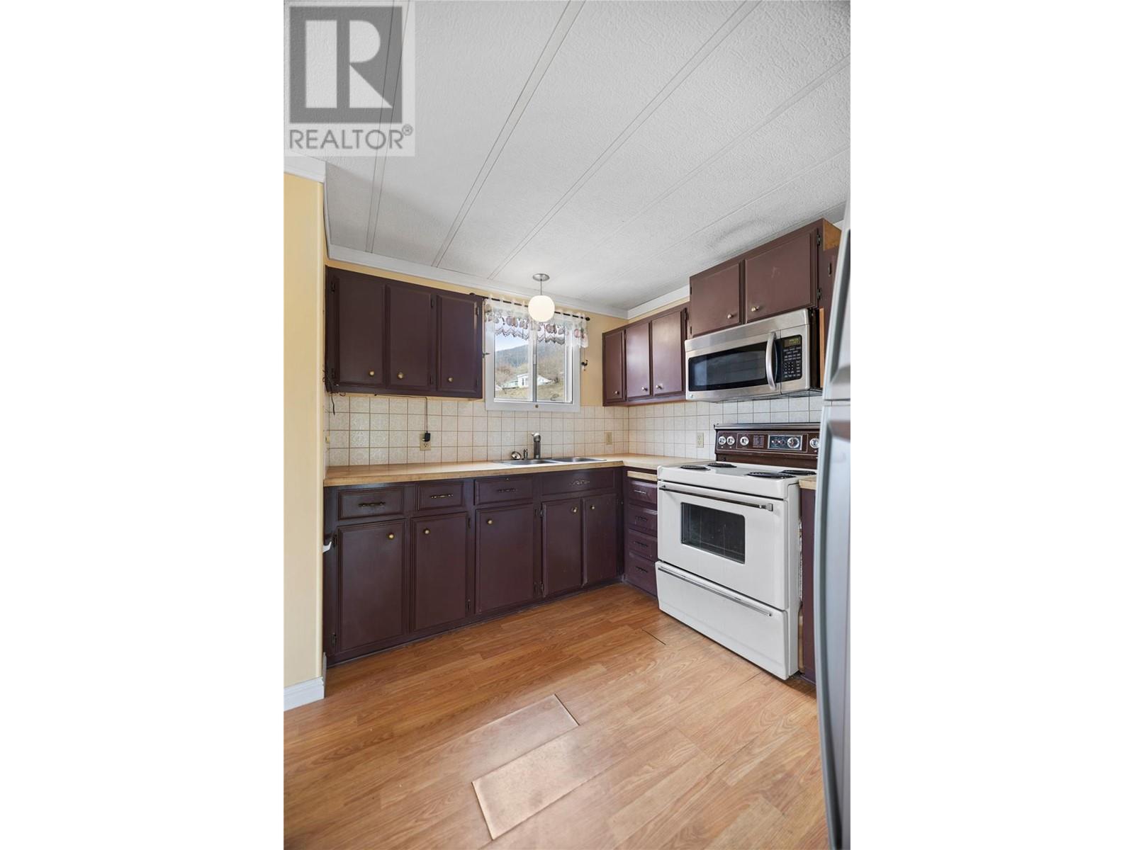 445 6th Avenue N Unit# 27, Creston, British Columbia  V0B 1G3 - Photo 11 - 10339995