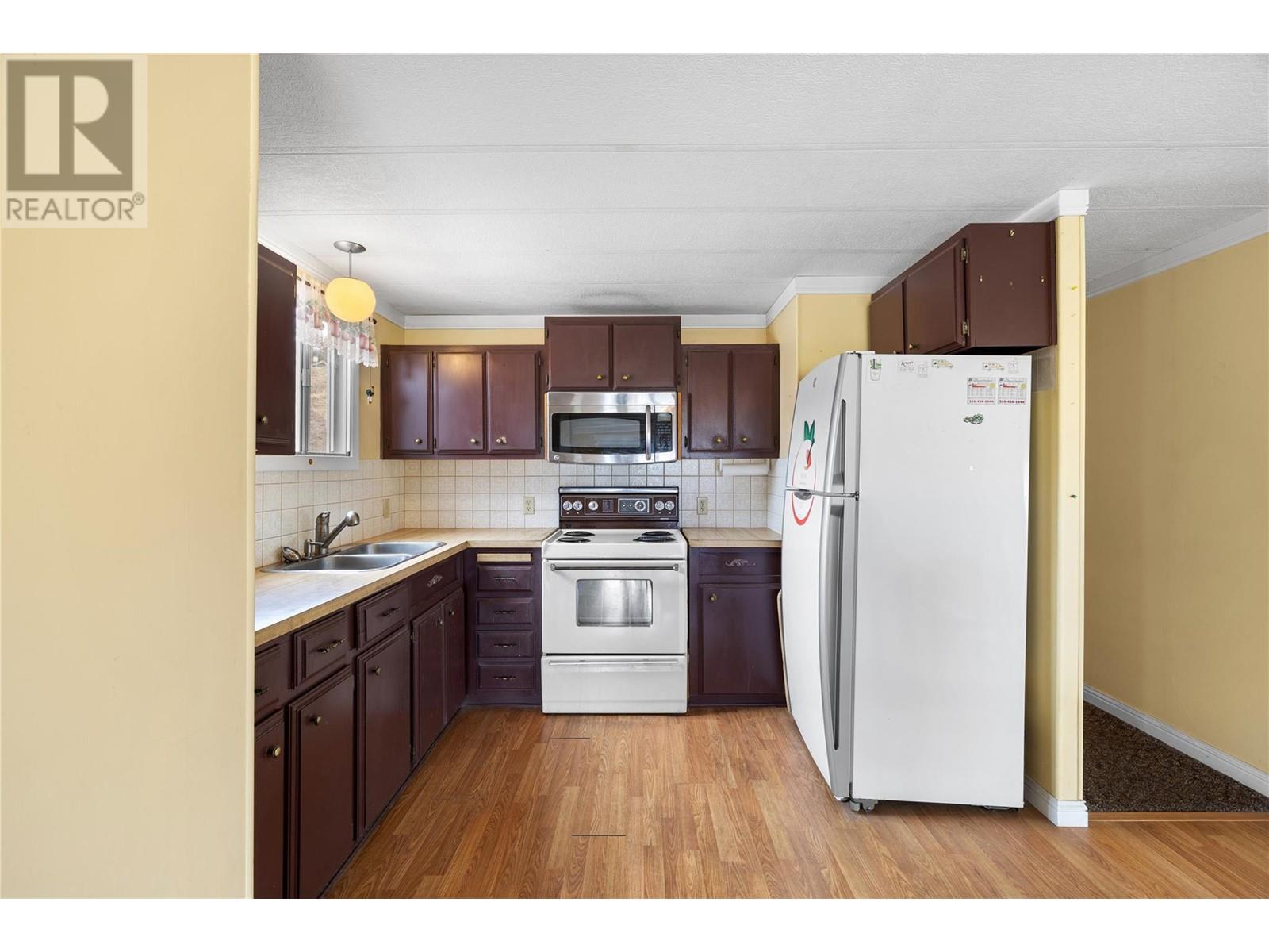 445 6th Avenue N Unit# 27, Creston, British Columbia  V0B 1G3 - Photo 10 - 10339995