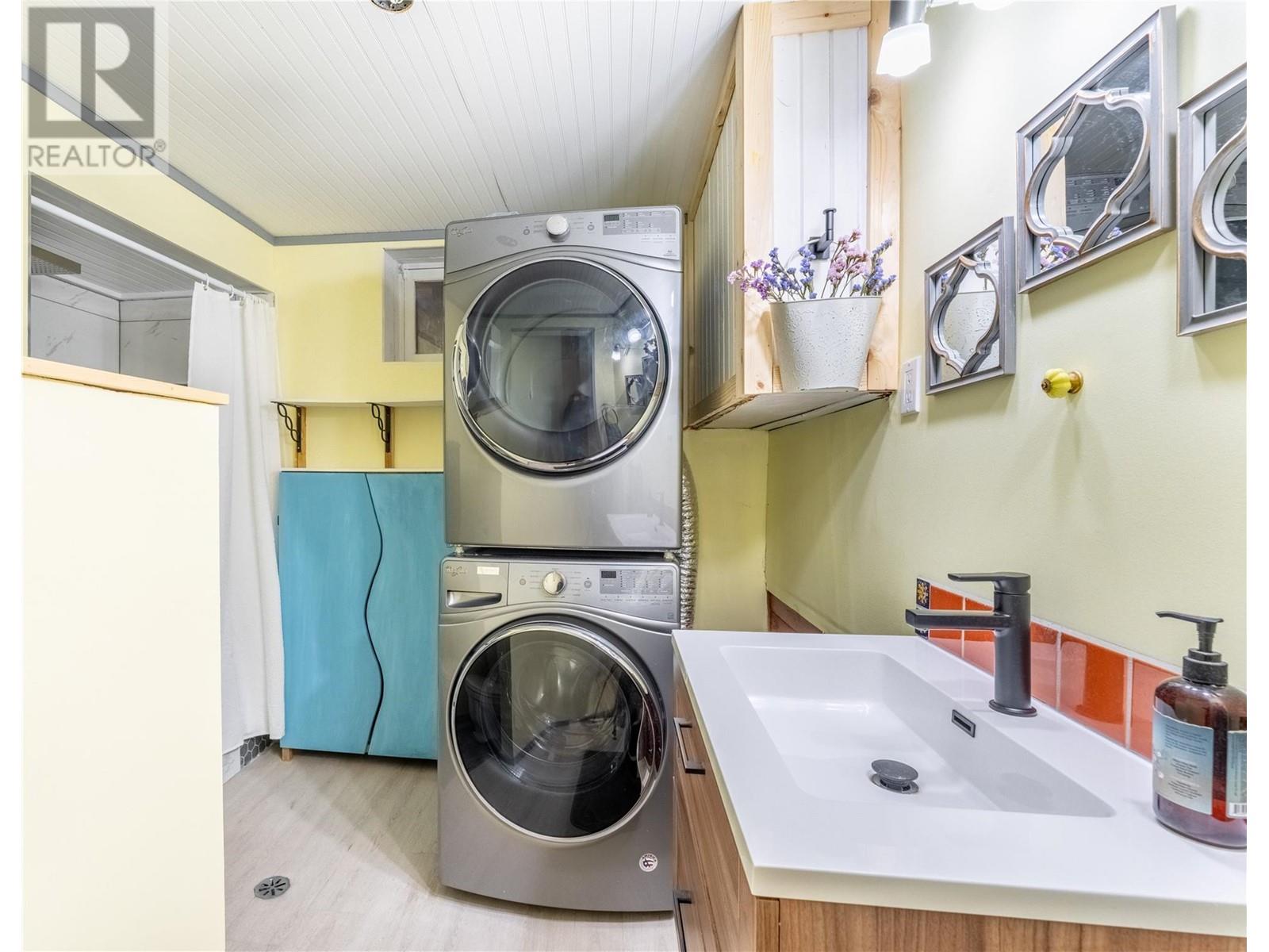 16253 Selkirk Road, Crawford Bay, British Columbia  V0B 1E0 - Photo 16 - 10339909