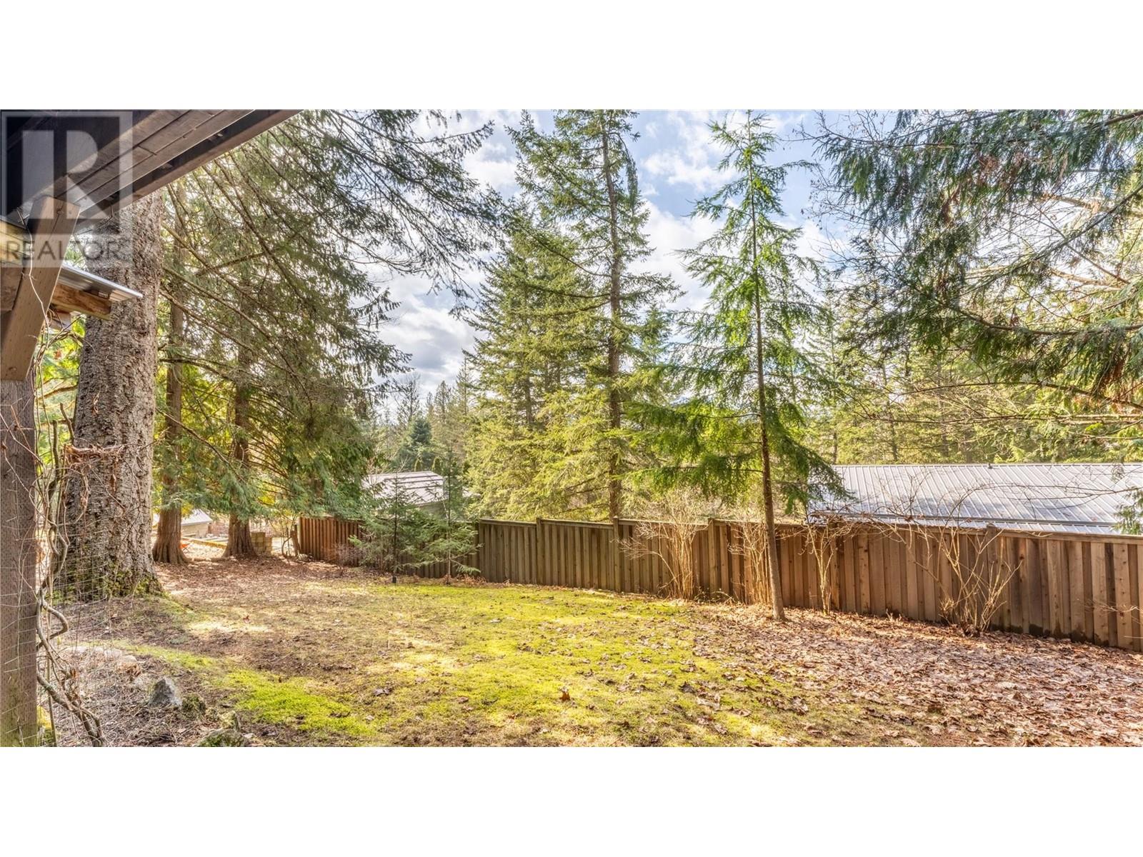 16253 Selkirk Road, Crawford Bay, British Columbia  V0B 1E0 - Photo 22 - 10339909