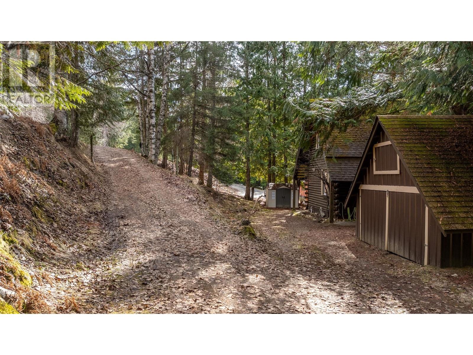 16253 Selkirk Road, Crawford Bay, British Columbia  V0B 1E0 - Photo 37 - 10339909